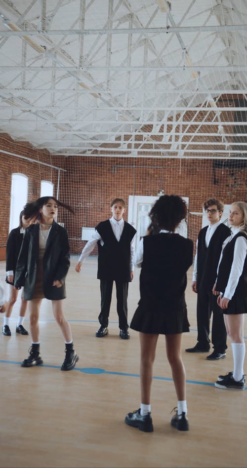 有关受害者, 同学, 向上丢的免费素材视频