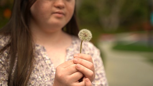 有关吹,唐氏综合症,女孩的免费素材视频