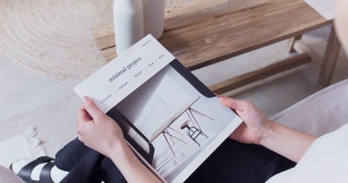 有关交叉的双腿, 休闲, 在家的免费素材视频