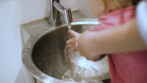 有关下沉, 小孩, 手的免费素材视频