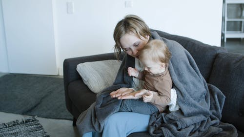 有关在家, 女人, 女孩的免费素材视频