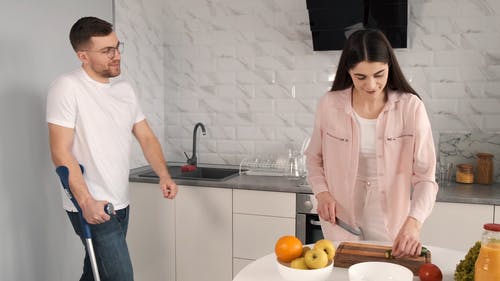 有关一对, 人, 刀的免费素材视频