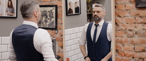 有关人, 修理, 反射的免费素材视频