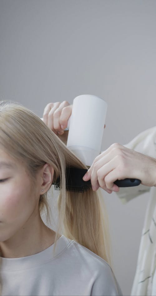 有关coiffeur, 刷子, 发型设计的免费素材视频