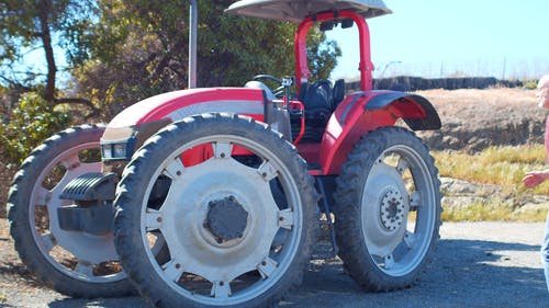 有关工人, 拖拉机, 老人的免费素材视频