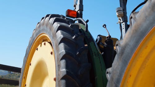 有关下田, 坐, 女人的免费素材视频