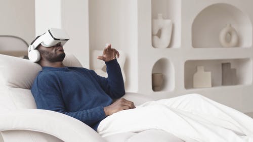 有关vr护目镜, 手部动作, 放下的免费素材视频