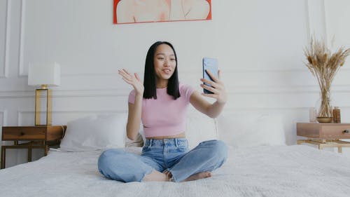 有关iPhone, 女人, 室内的免费素材视频