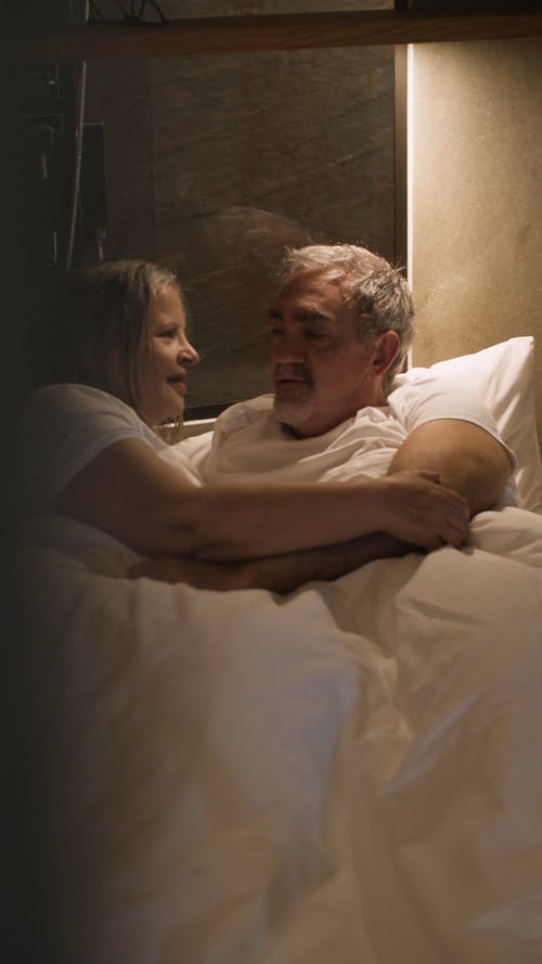 有关一对, 垂直视频, 家的免费素材视频