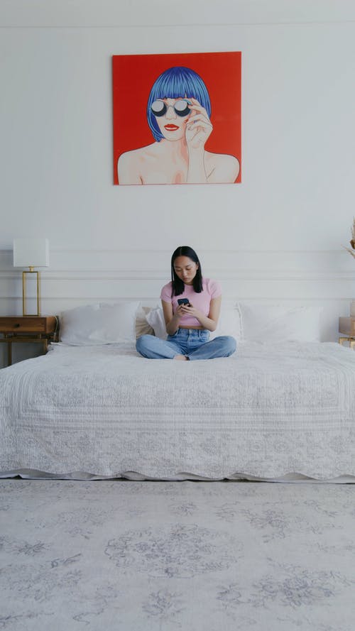 有关iPhone, 垂直视频, 女人的免费素材视频