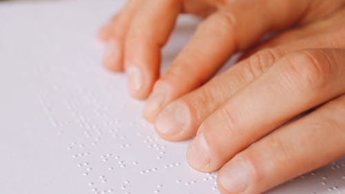 有关失明, 字母, 手的免费素材视频