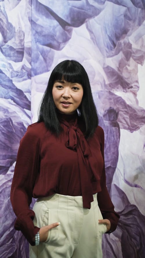 有关垂直视频, 女性, 室内的免费素材视频