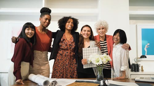 有关一起, 互相拥抱, 雇员的免费素材视频