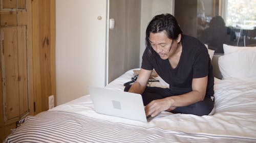 有关人, 反射, 在家的免费素材视频