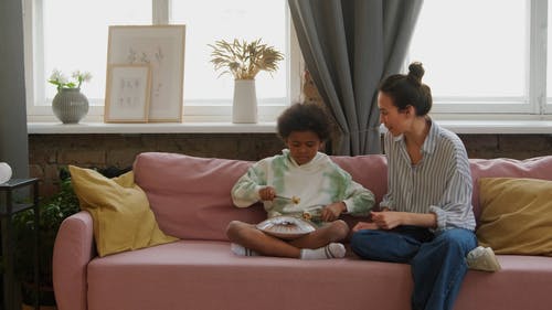 有关Throw Pillows, 休闲, 倾听的免费素材视频