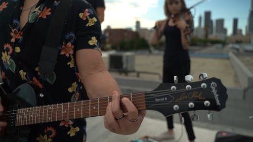 有关人, 吉他手, 屋顶的免费素材视频