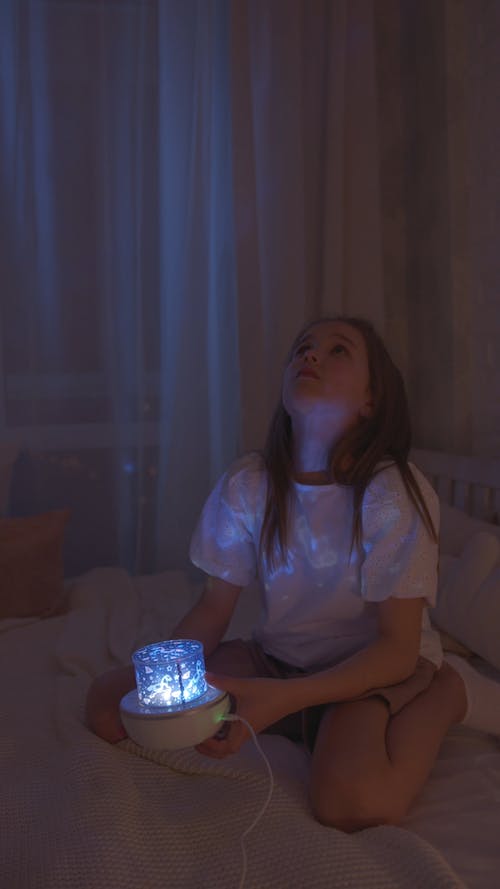 有关坐, 垂直视频, 天花板的免费素材视频