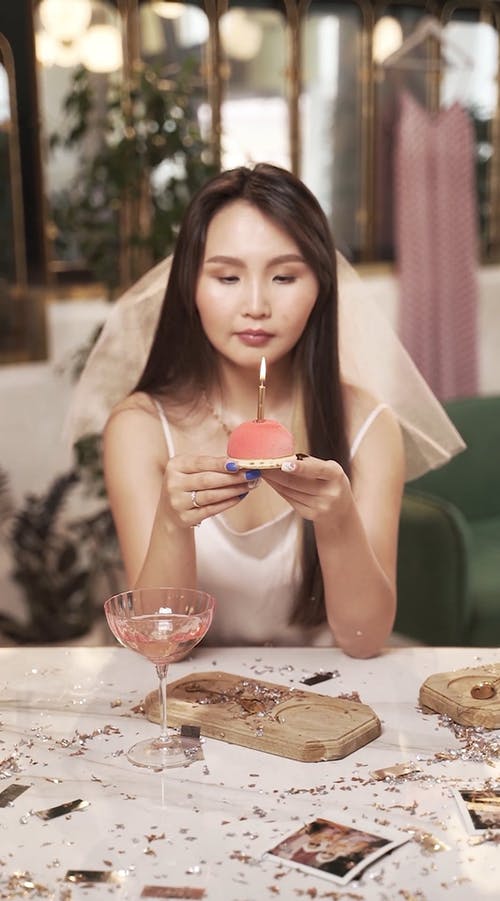 有关吹, 坐, 垂直视频的免费素材视频