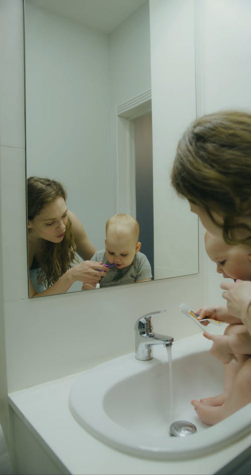 有关儿童, 反射, 口腔健康的免费素材视频