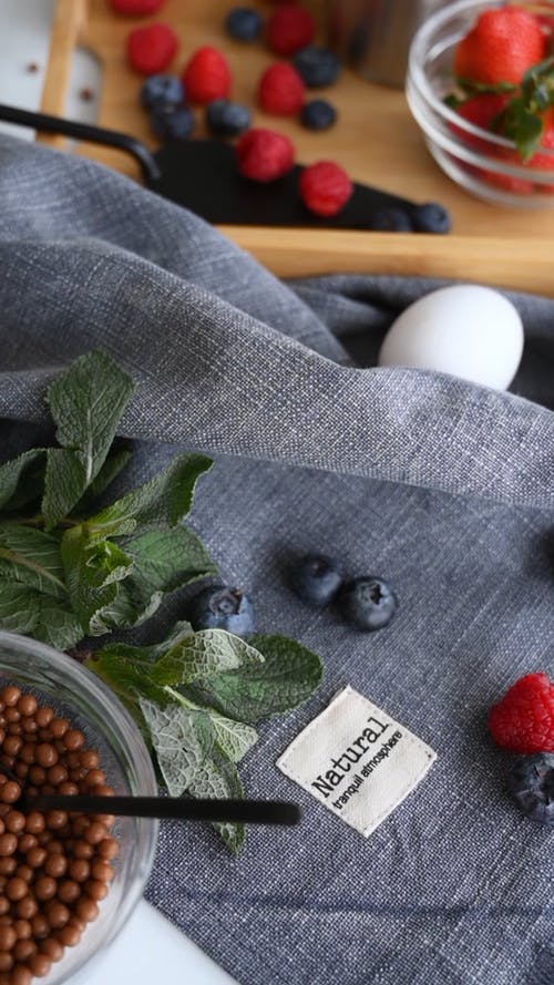 有关rasberries, 在家, 室内的免费素材视频