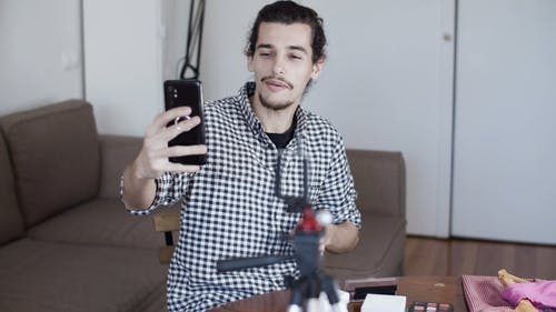 有关vlog, 三脚架, 人的免费素材视频