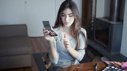 有关化妆品, 女孩, 彩妆大师的免费素材视频