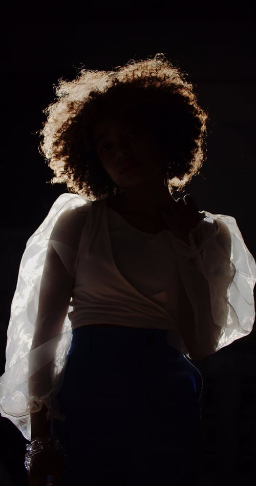 有关剪影, 反对光明, 垂直视频的免费素材视频