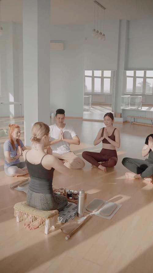 有关位置, 内心的平静, 冥想的免费素材视频