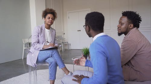 有关伸出援手, 倾听, 参赞的免费素材视频