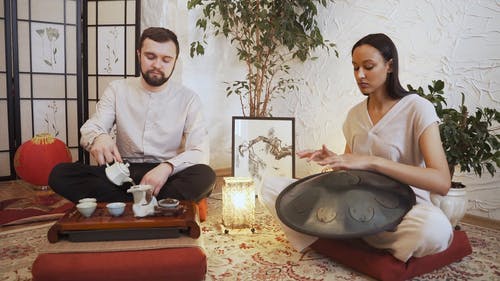 有关人, 喝, 地毯的免费素材视频