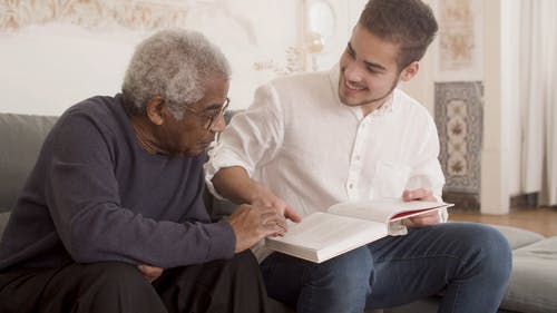 有关伸出援手, 多样化, 室内的免费素材视频