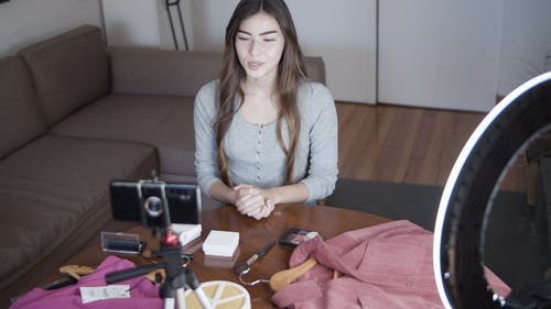 有关vlog, 在家工作, 女人的免费素材视频