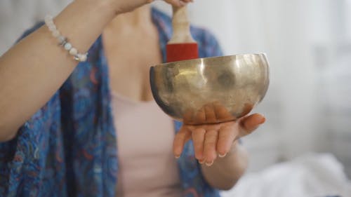 有关唱歌碗, 在家, 女人的免费素材视频