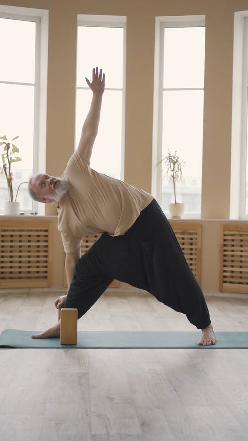 有关人, 伸展, 健康的生活型态的免费素材视频