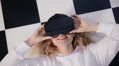 有关3C用品, VR, 女人的免费素材视频