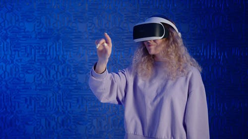 有关vr护目镜, 女人, 室内的免费素材视频