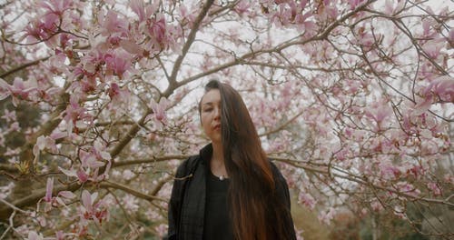 有关@户外, 中等特写, 倾斜射击的免费素材视频