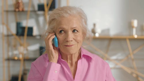 有关＃室内, 伤心, 坐的免费素材视频