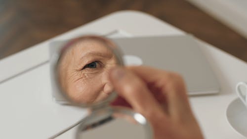 有关3C用品, 一杯咖啡, 反射的免费素材视频