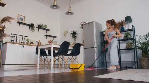 有关公寓, 喜悦, 女人的免费素材视频