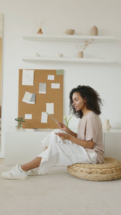 有关信用卡, 在家, 地板的免费素材视频