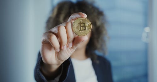 有关加密虚拟货币, 女人, 握住的免费素材视频