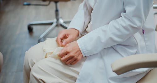 有关乳胶手套, 保护, 制服的免费素材视频