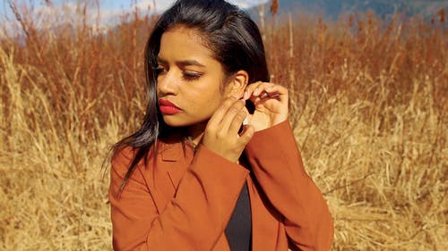 有关上班服, 不情绪化, 侧身看的免费素材视频