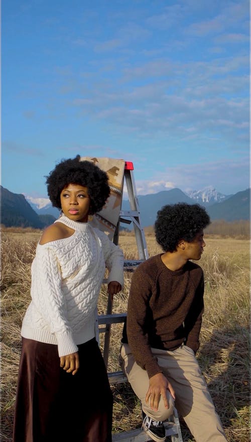 有关垂直视频, 户外, 摆姿势的免费素材视频