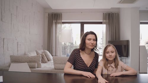 有关儿童, 卡住, 启动的免费素材视频