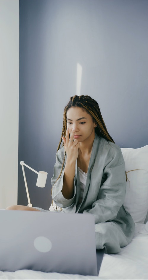 有关休闲,前额,在家的免费素材视频