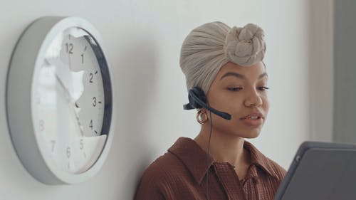 有关呼叫中心, 女人, 室内的免费素材视频