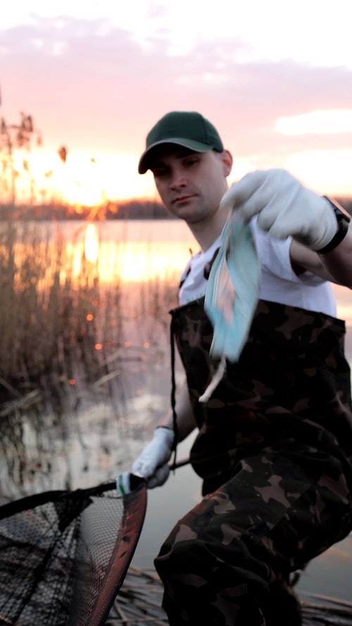 有关人,垂直视频,手套的免费素材视频