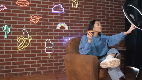 有关3C用品, 休闲, 女人的免费素材视频
